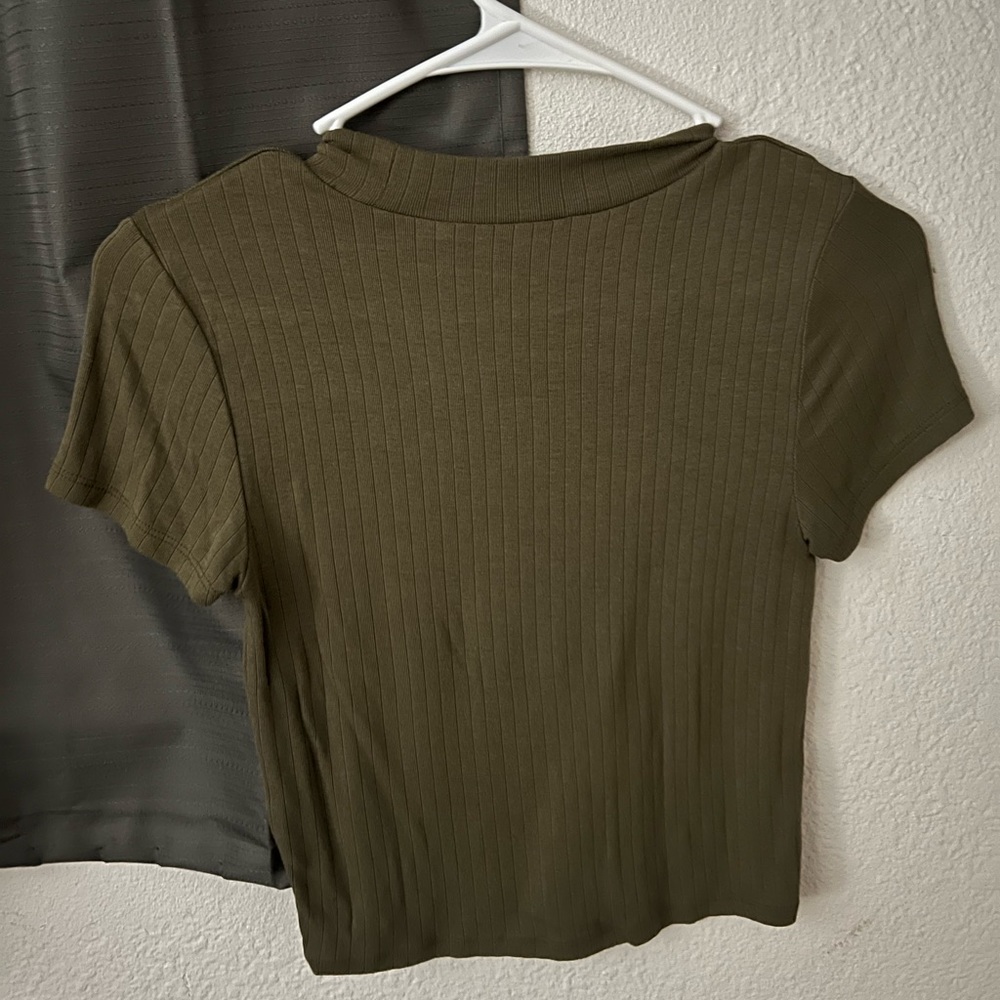 Olive green basic top - Picture 6 of 6